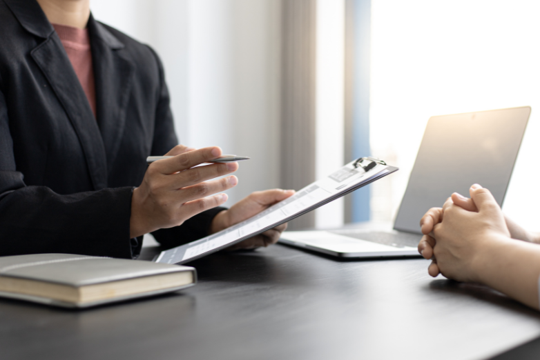 Neutralność płciowa w ogłoszeniach o pracę wchodzi w życie